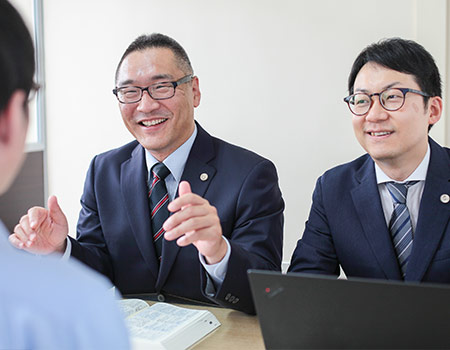 弁護士と法律相談の様子