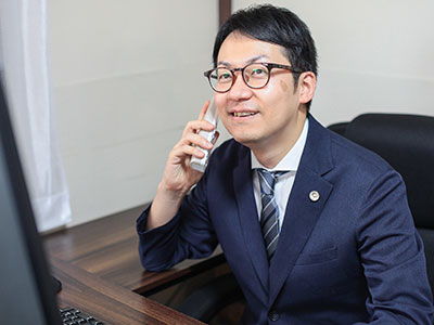 弁護士と法律相談の様子